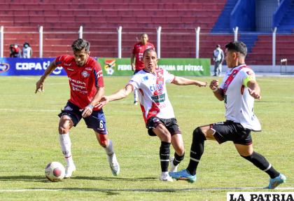 Los “aviadores” intentaron llegar al empate pero no fueron efectivos /APG