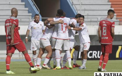 FC Universitario finalmente pudo ganar, algo que sin duda les motivará / APG
