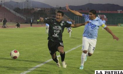 Real Tomayapo fue superior a Aurora en Tarija / APG
