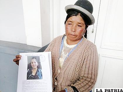 Vicenta, la madre de Adriana, no pierde las esperanzas de hallarla /LA PATRIA