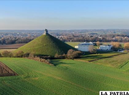 La Colina del León ofrece una visión completa del campo de la batalla de Waterloo /JJS-Pepite
