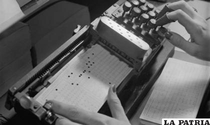 Las tarjetas perforadas suministraban instrucciones a las primeras máquinas /CONCEPTO