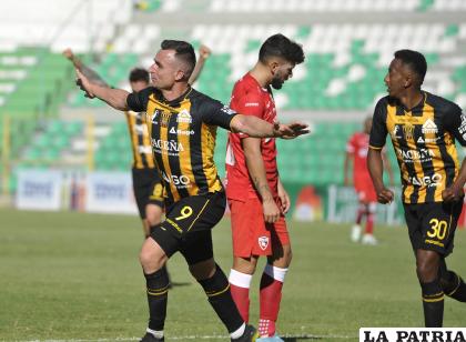 Martín Prost fue autor del primer gol de los ??atigrados?/APG
