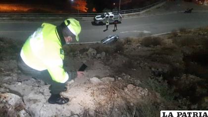 La vagoneta se embarrancó varios metros /LA PATRIA
