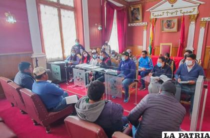 Reunión entre autoridades y vecinos /GAMO