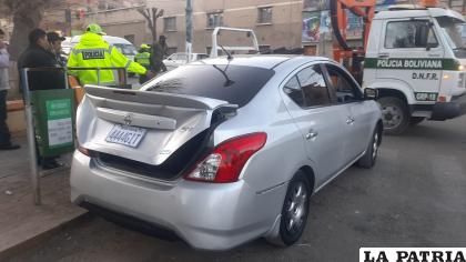 El chofer del automóvil se detuvo por el semáforo, en ese ínterin fue colisionado /LA PATRIA