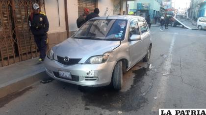 La vagoneta sufrió un sutil daño en el parachoques 
/LA PATRIA
