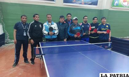 Afiliados del CPDO que participaron en el campeonato de tenis de mesa /LA PATRIA