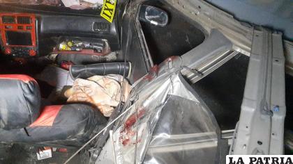 Manchas hemáticas pertenecientes al taxista /LA PATRIA