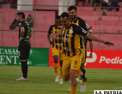 Martín Prost anotó el gol que le sirvió para ganar a The Strongest /APG