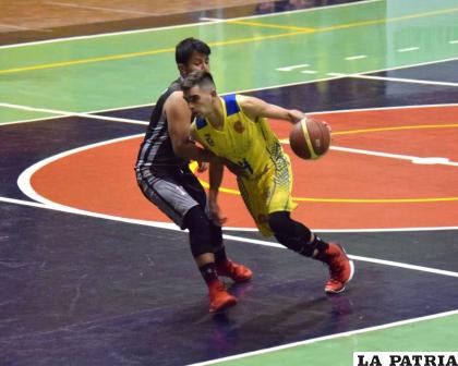 Carl A-Z sigue en carrera y espera frenar a Nacional Potosí 
/LA PATRIA