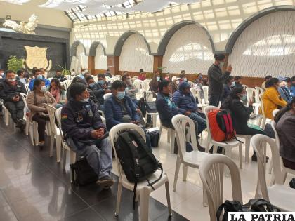 La gente pudo hacer preguntas y algunas sugerencias a las autoridades /LA PATRIA