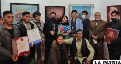 Artistas luego del acto de inauguración / LA PATRIA 
