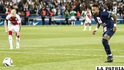 Neymar de penal anotó el empate para el PSG /marca.com