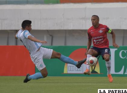 Aurora intentó ir por el empate, pero se encontró con un equipo bien parado /APG