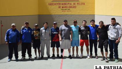 La preselección orureña de pelota de mano cuenta con buenos jugadores /LA PATRIA