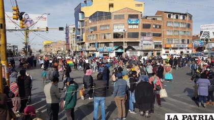 Bloqueo de padres de familia, el 19 de mayo /LA RAZ?N