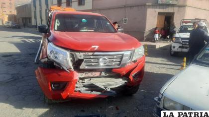 La camioneta registró daños materiales /LA PATRIA