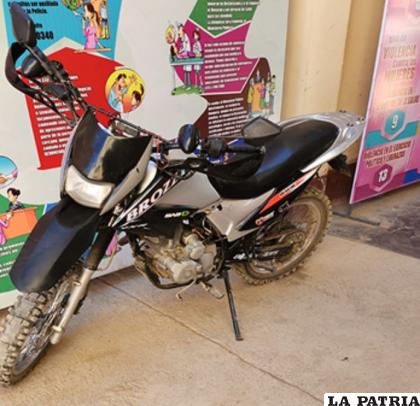 Tras un operativo lograron recuperar la motocicleta 
/Policía
