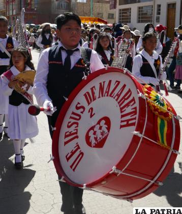 Brillante participación de la banda de la Unidad Educativa ??Jesús de Nazareth? 2