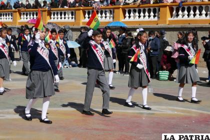 Los gobiernos estudiantiles también participaron en la muestra de civismo
