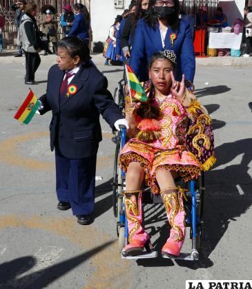 El centro de educación especial ??Ghislain Dube?, presente en el desfile de la zona central 
