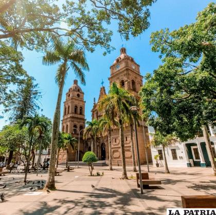 Un lugar histórico y de encuentros es la Plaza 24 de Septiembre / alizswonderland.com
