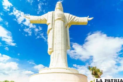 Monumento Cristo de la Concordia / DEPOSITPHOTOS