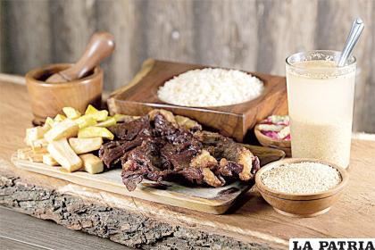 Gastronomía
Es típico de la cocina beniana el majadito de yuca, el charque con chivé, la sopa de chipilo, las ensaladas de papaya verde con cebolla en hoja o la ensalada de palmito, el masaco de plátano maduro, el tamal a la olla o al horno, el payuje, el pan de arroz, entre algunos de los más característicos que van acompañados de diversidad de jugos naturales