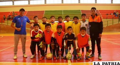 Integrantes del seleccionado orureño en la categoría Sub-10 /LA PATRIA