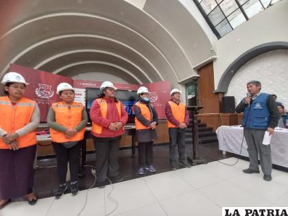 Posesión del Comité de Apoyo y Acompañamiento a la obra del proyecto del alcantarillado sanitario /LA PATRIA
