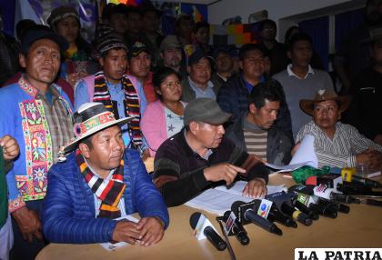 Dirigencia de la Csutcb /APG