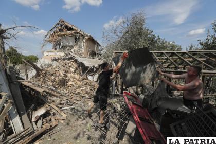 Destrucción causada por un ataque ruso en Rulykiv (Ucrania), cerca de Kiev. /EFE