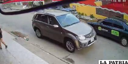 El motorizado se dio a la fuga /Captura de video