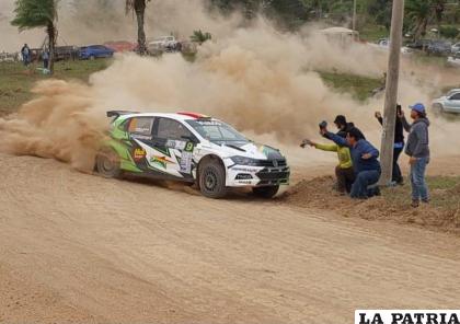Jairo Chura junto a Carlos Alamzan en plena competencia /Memoria Tuerca
