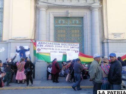 Urbanización 9 de Junio nuevamente se movilizó /LA PATRIA
