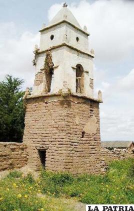 Una de las torres, atractivo turístico que se encuentra en Sur Carangas