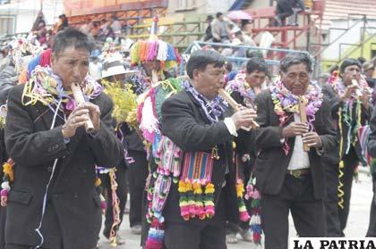 Cantón Castilla Huma: La alegría del área rural se traslada a la ciudad en la época del Carnaval, cuando los originarios bailan en ritual de agradecimiento a la Pachamama