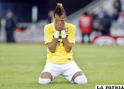 El atacante Neymar se convirtió en la figura del compromiso, aunque en la práctica se perdió varias opciones de gol