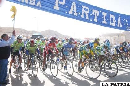 Ciclistas que intervienen en la Vuelta a Oruro