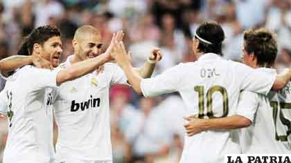 Jugadores del Real Madrid celebran el triunfo