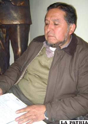 Carlos Antezana, presidente de los profesionales