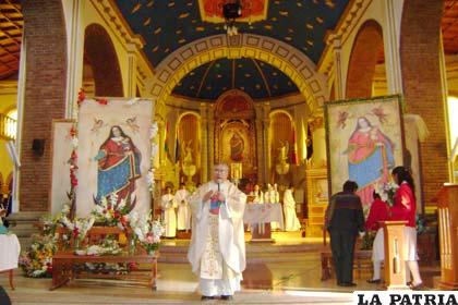 Estudiantes de unidades educativas dan a conocer su devoción a la Virgen Candelaria en peregrinación