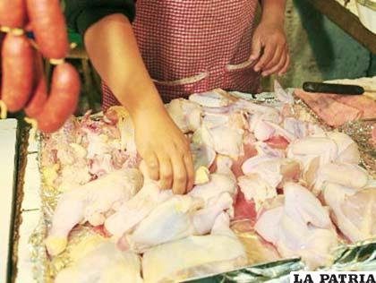 La carne de pollo es más consumida en Bolivia que la de res