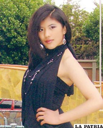 Paola León