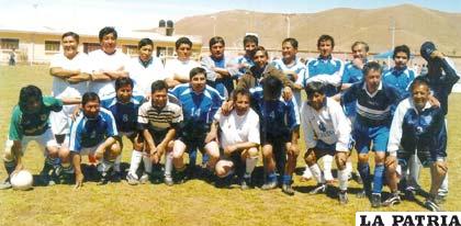 El primer equipo de Estudiantes Juniors, hoy llamado Genaro Frontanilla