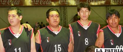 Integrantes del club Saracho en el basquetbol masculino