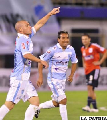 Fernando Sanjurjo, celebra el gol que convirtió ante Nacional
