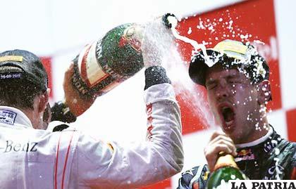 Vettel celebra el primer lugar de la competencia