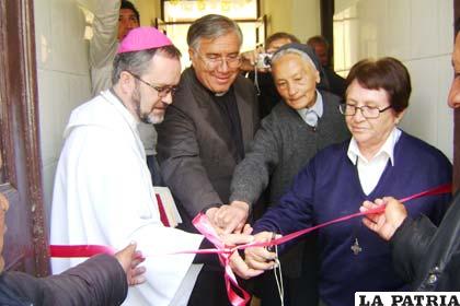 Autoridades de la Diócesis de Oruro inauguran comedor de las Misioneras Cruzadas de la Iglesia